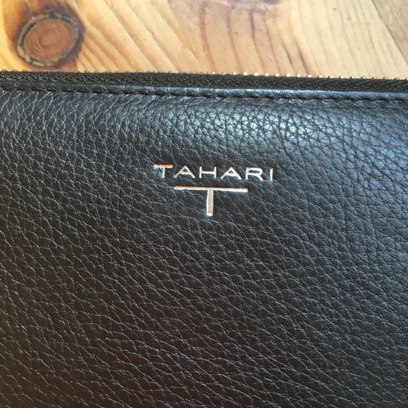 T Tahari wristlet purse - Picture 2 of 4